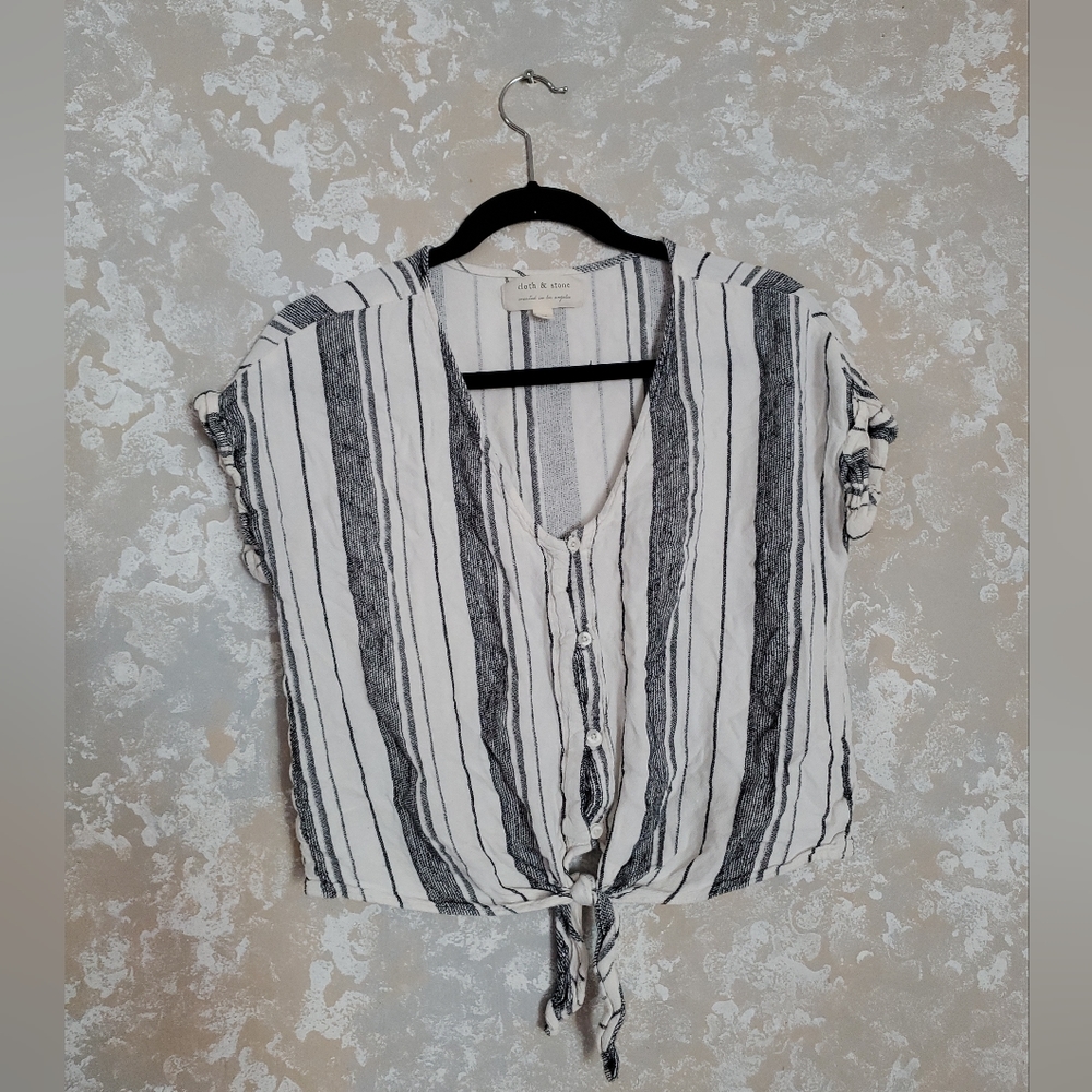 Cloth & Stone Anthropologie Striped Linen Blend Front Tie Top Size medium.